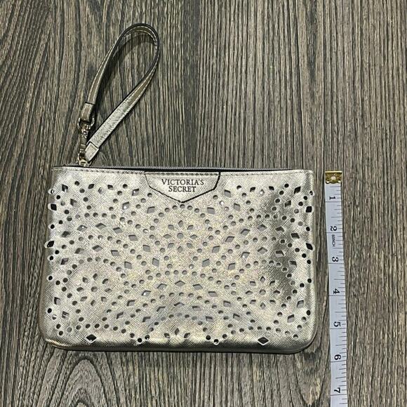 Victoria's Secret Wristlet Bag Makeup Cosmetics Zipper Closure Perforated Gold - Picture 6 of 6